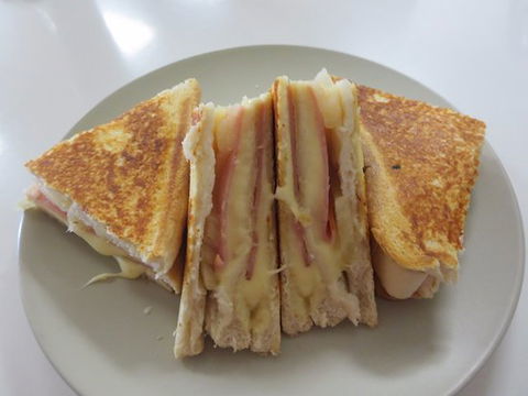 Cafe La Vie - Restaurant Gold Coast 0