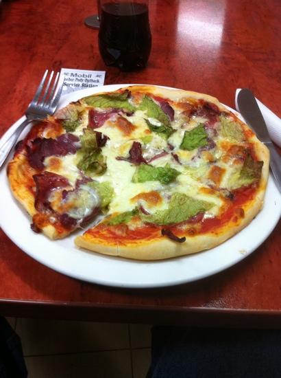 John's Pizza Bar & Restaurant - Restaurant Gold Coast 2