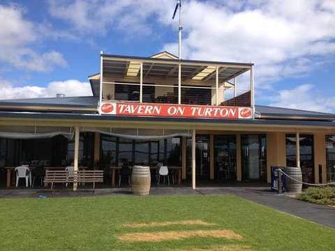 Tavern On Turton - Restaurant Gold Coast 0