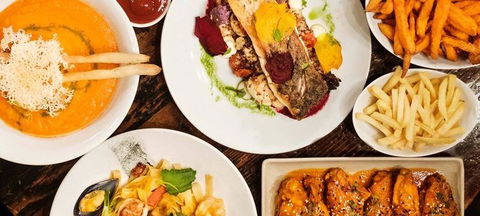 Phon's Thai - Restaurant Gold Coast 1