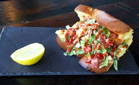 Phon's Thai - Restaurant Gold Coast 6