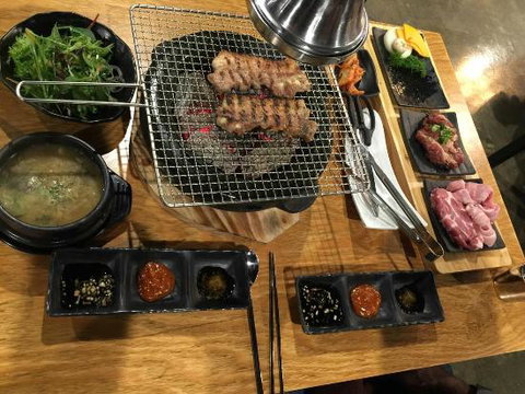 Wara Wara Barbecue 250 - Restaurant Gold Coast 0