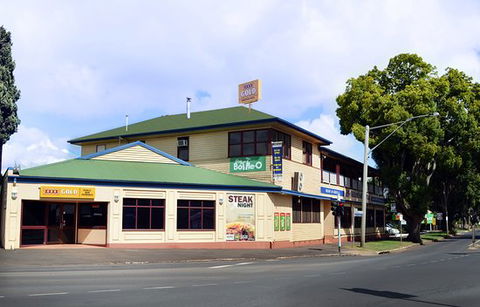 Newtown Hotel - Restaurant Gold Coast 0