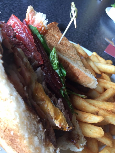 Newtown Hotel - Restaurant Gold Coast 4