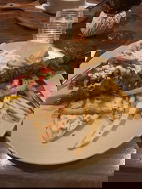 Santorini Noosa Greek Taverna