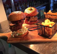 Sandy's Bar and Grill - Restaurant Gold Coast