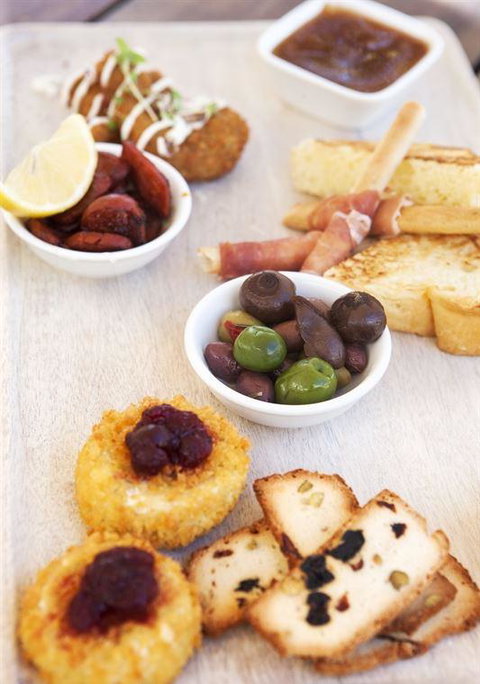 The Royal On The Waterfront - Restaurant Gold Coast 9