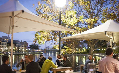 The Royal On The Waterfront - Restaurant Gold Coast 16