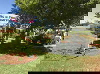 Roses 'n Things Van Park