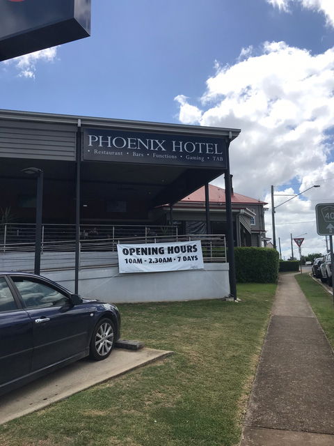 Phoenix Hotel - Restaurant Gold Coast 3
