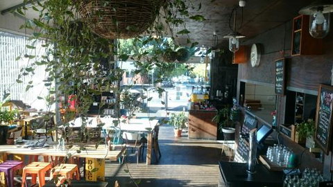 The Glass Den - Restaurant Gold Coast 0