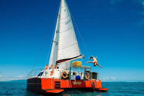 2-Night Whitsunday Islands All-Inclusive Sailing Tour From Airlie Beach - Restaurant Gold Coast 3