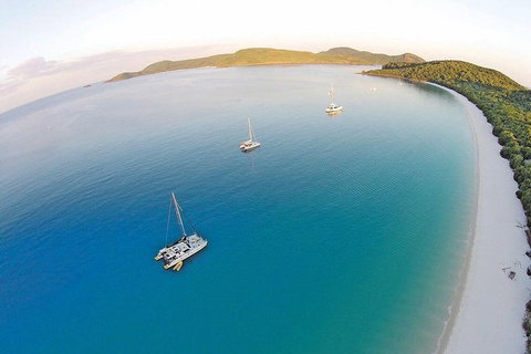 Sail, Snorkel, SUP & Kayak Charter Whitsundays - Restaurant Gold Coast 5
