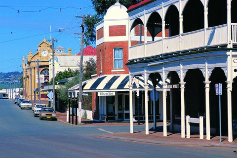 2-Day Wave Rock, York, Wildflowers & Aboriginal Experience - Restaurant Gold Coast 5