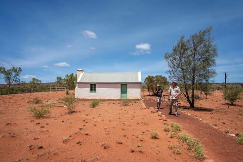 Private Cultural And Historical Painted Desert Tour In Hermannsburg - Restaurant Gold Coast 1