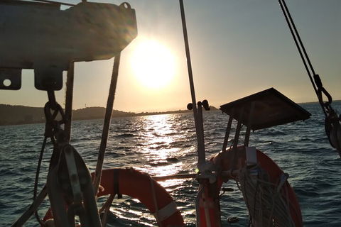 Townsville Private Hire Sunset Sail Sailing Cruise Boat Tour Charter Experience - Restaurant Gold Coast 4