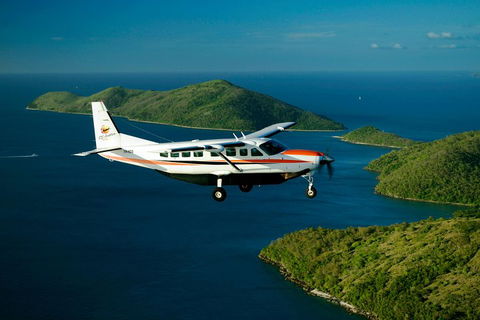 Reef And Island Scenic Flight From Airlie Beach - Restaurant Gold Coast 3
