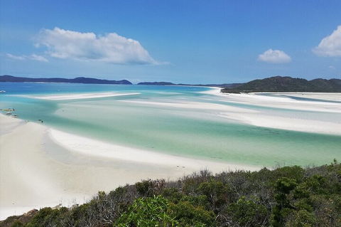 2-Night Whitsundays Sailing Cruise Incl. Whitehaven Beach & Great Barrier Reef - Restaurant Gold Coast 1