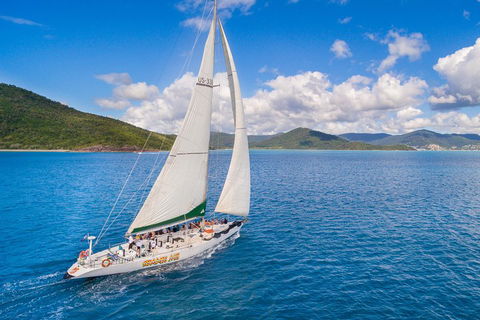 2-Night Whitsundays Sailing Cruise Incl. Whitehaven Beach & Great Barrier Reef - Restaurant Gold Coast 3