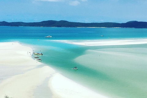 2-Night Whitsundays Sailing Cruise Incl. Whitehaven Beach & Great Barrier Reef - Restaurant Gold Coast 5