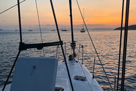 2 Night Small Group Whitsundays Sailing Adventure Aboard Mandrake - Restaurant Gold Coast 2