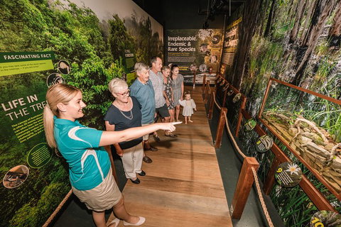Cairns Aquarium Tour By Twilight With Drink And Appetiser - Restaurant Gold Coast 2