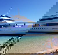 Moreton Island Day Trip Kayak Snorkel  Sandboard frm Brisbane or Gold Coast - Restaurant Gold Coast