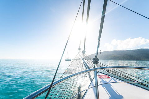 2 Night Whitsunday Islands Cruise On New Horizon From Airlie Beach - Restaurant Gold Coast 2