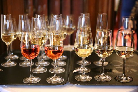 Yarra Valley Private Car Winery Tour And Chocolate.1-7 Passengers One Car Price - Restaurant Gold Coast 3