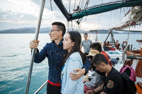 Whitsunday Islands Private Sailing Experience With Snorkeling & Langford Reef - Restaurant Gold Coast 2