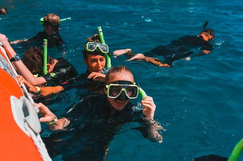 Whitehaven Beach And Hill Inlet Lookout Full-Day Snorkeling Cruise By High-Speed Catamaran - Restaurant Gold Coast 3