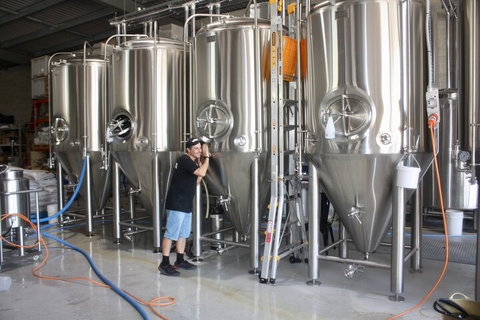 Hipster Sipster Brewery And Distillery Tour - Restaurant Gold Coast 1